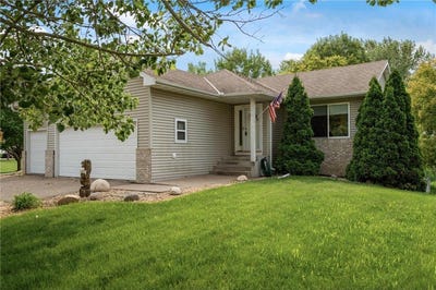 /international/us/29718-nathan-avenue-lindstrom-mn-110100019458/