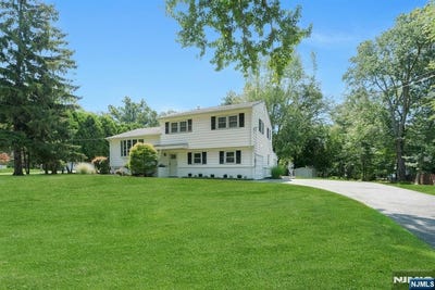 /international/us/615-maze-road-river-vale-nj-110119655019/