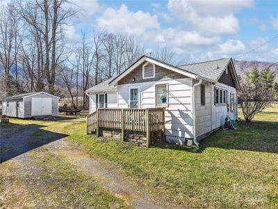 /international/us/74-badd-lane-maggie-valley-nc-110103066432/