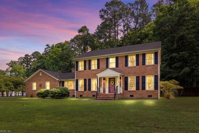 /international/us/124-beechwood-drive-franklin-va-110109135028/
