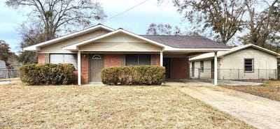 /international/us/212-maple-drive-ocean-springs-ms-110108566651/