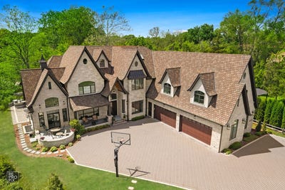 /international/us/6270-s-garfield-avenue-burr-ridge-il-110108226959/