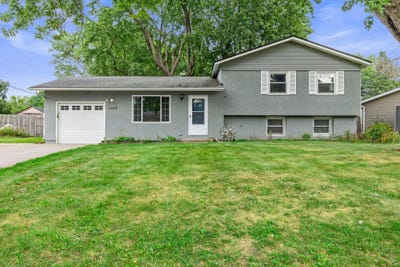 /international/us/3684-prairie-road-white-bear-lake-mn-110119571389/