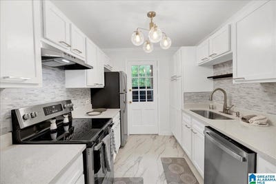 /international/us/2097-montreat-circle-vestavia-hills-al-110107911211/