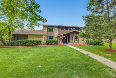 /international/us/5050-spruce-ct-greendale-wi-110109060135/
