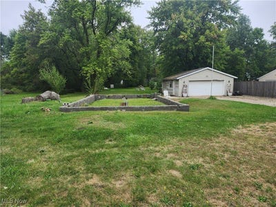 /international/us/2261-lake-road-lakemore-oh-110094907906/