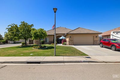 /international/us/14803-pams-way-bakersfield-ca-110100133159/
