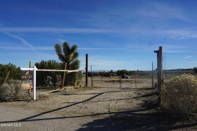 /international/us/10057-ash-rd-pinon-hills-ca-110104303152/