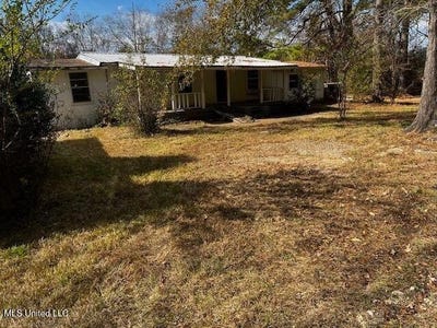 /international/us/205-fellowship-road-saltillo-ms-110104497815/