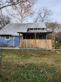 /international/us/121-dardenwood-way-payne-springs-tx-110119628266/