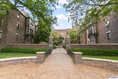 /international/us/131-s-39-street-omaha-ne-110108908990/