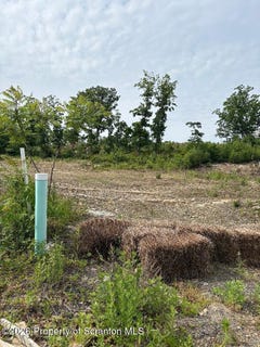 /international/us/railroad-street-lot-6-moosic-pa-110102936195/