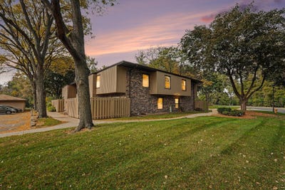 /international/us/2531-unity-avenue-n-golden-valley-mn-110120450297/