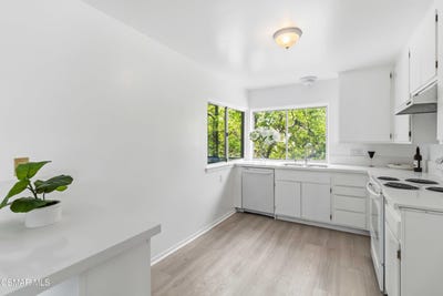 /international/us/584-rio-grande-circle-thousand-oaks-ca-110107965308/