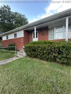 /international/us/335-woodland-drive-madison-wv-110101656385/