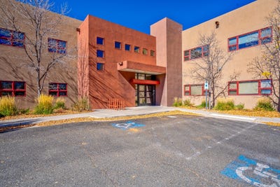 /international/us/404-kiva-court-santa-fe-nm-110098518401/