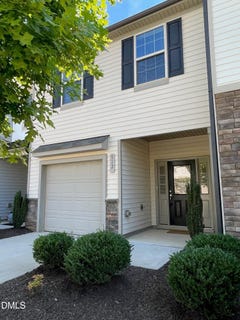/international/us/112-hawkstone-drive-clayton-nc-110108209276/