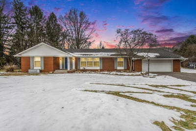 /international/us/28895-middle-crossing-road-dowagiac-mi-110097296091/