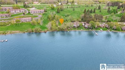 /international/us/shore-drive-dewittville-ny-110108451412/