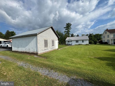 /international/us/513-e-chestnut-street-hegins-pa-110101223311/