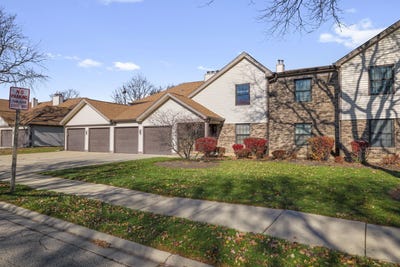 /international/us/876-stradford-circle-buffalo-grove-il-110108062778/