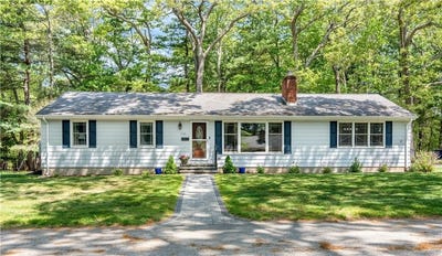 /international/us/190-brookhaven-road-north-kingstown-ri-110108231809/