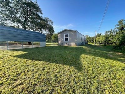 /international/us/602-w-brown-street-llano-tx-110100245722/