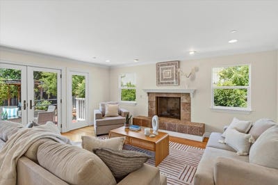 /international/us/1078-boranda-ave-mountain-view-ca-110108609402/