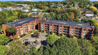 /international/us/4975-washington-street-west-roxbury-ma-110120130235/