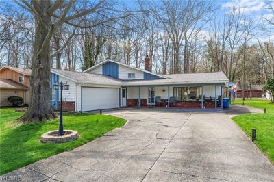 /international/us/27491-linwood-circle-north-olmsted-oh-110107502577/