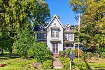/international/us/167-school-street-millerton-pa-110110318268/