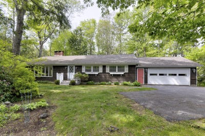 /international/us/87-ocean-house-road-cape-elizabeth-me-110108551706/