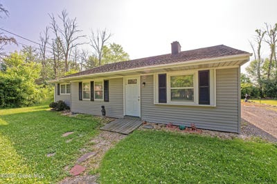 /international/us/177-kings-road-coxsackie-ny-110100419664/