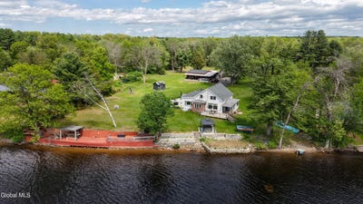 /international/us/18-hudson-view-lane-queensbury-ny-110108234086/