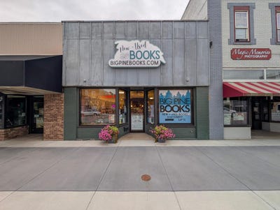 /international/us/126-w-main-street-perham-mn-110110368957/