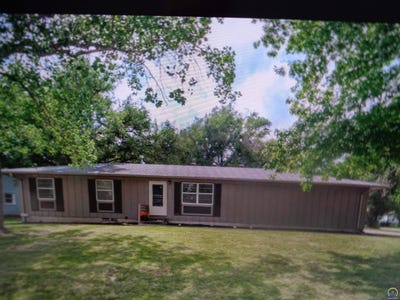 /international/us/2221-sw-jewell-ave-topeka-ks-110108349887/
