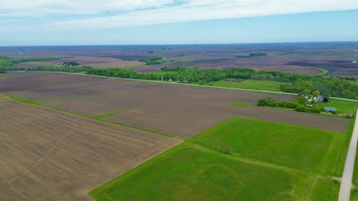 /international/us/16924-110th-st-greene-ia-110108219147/
