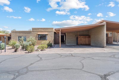 /international/us/105-e-cholla-shadows-drive-tucson-az-110100946564/