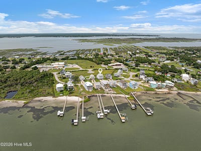 /international/us/133-sound-point-drive-harkers-island-nc-110109417520/