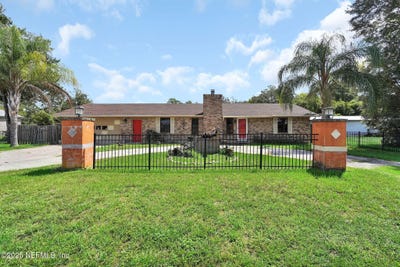 /international/us/2093-palmetto-street-middleburg-fl-110101341734/