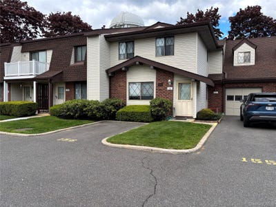 /international/us/156-w-cambridge-drive-e-copiague-ny-110108096849/