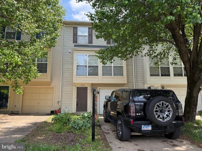 /international/us/9205-kristy-drive-manassas-park-va-110107508832/