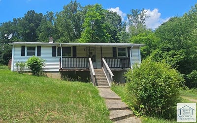 /international/us/2620-a-l-philpott-hwy-axton-va-110108392656/