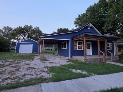 /international/us/221-e-2nd-avenue-garnett-ks-110120486571/