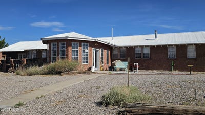 /international/us/12124-nm-152-highway-caballo-nm-110102071339/