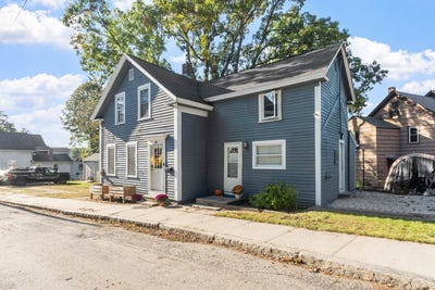 /international/us/68-leonard-st-athol-ma-110120551471/