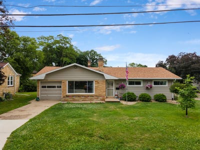 /international/us/260-holly-court-prairie-du-sac-wi-110108817253/