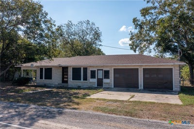 /international/us/153-w-fm-884-goliad-tx-110102735422/