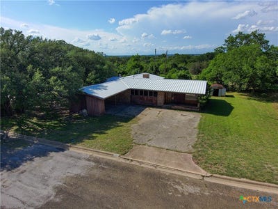 /international/us/2501-lowrey-drive-gatesville-tx-110108385563/