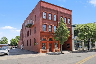 /international/us/163-portage-street-kalamazoo-mi-110108551414/